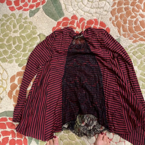 Gently worn red/black striped top with open black lace back - Picture 4 of 4